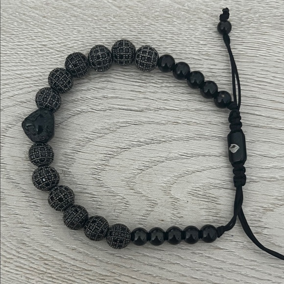 Lava Black Beaded Bracelet with Lion Head Design and Pave Crystal - Picture 7 of 8